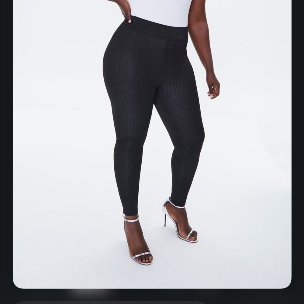 Plus Size Ribbed Leggings